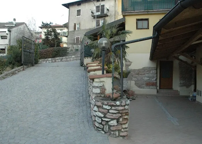 לינה וארוחת בוקר Rosso Pila